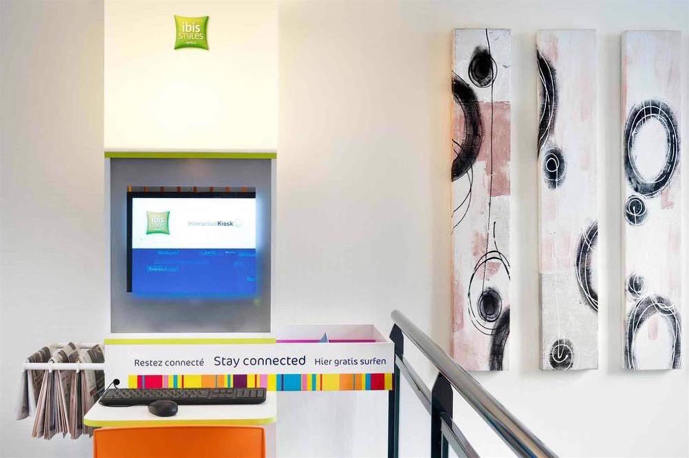 ibis-Styles-Paris-Maine-Montparnasse-Lobby-56