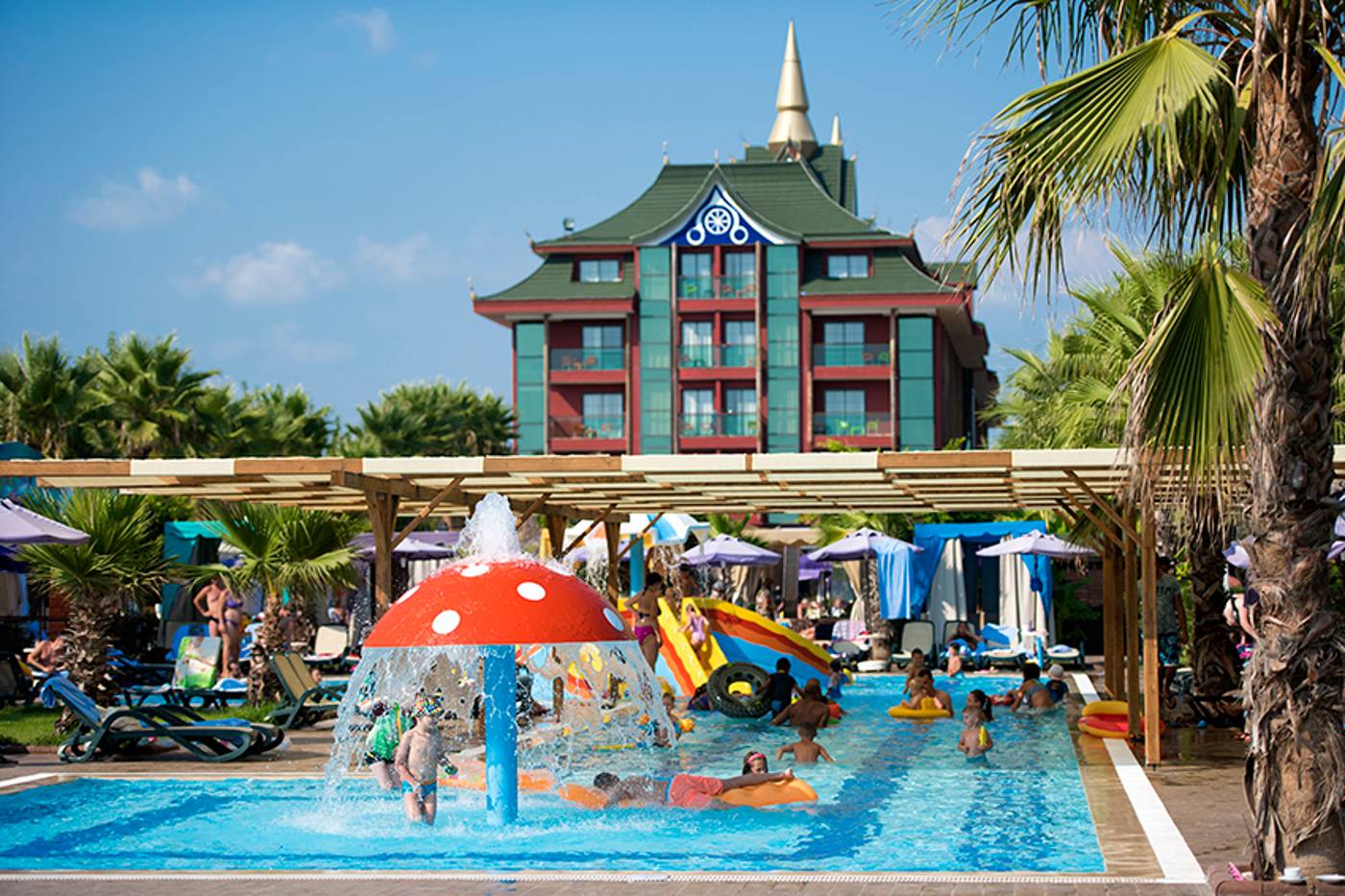 Siam-Elegance-Hotel---Spa-Pool-8