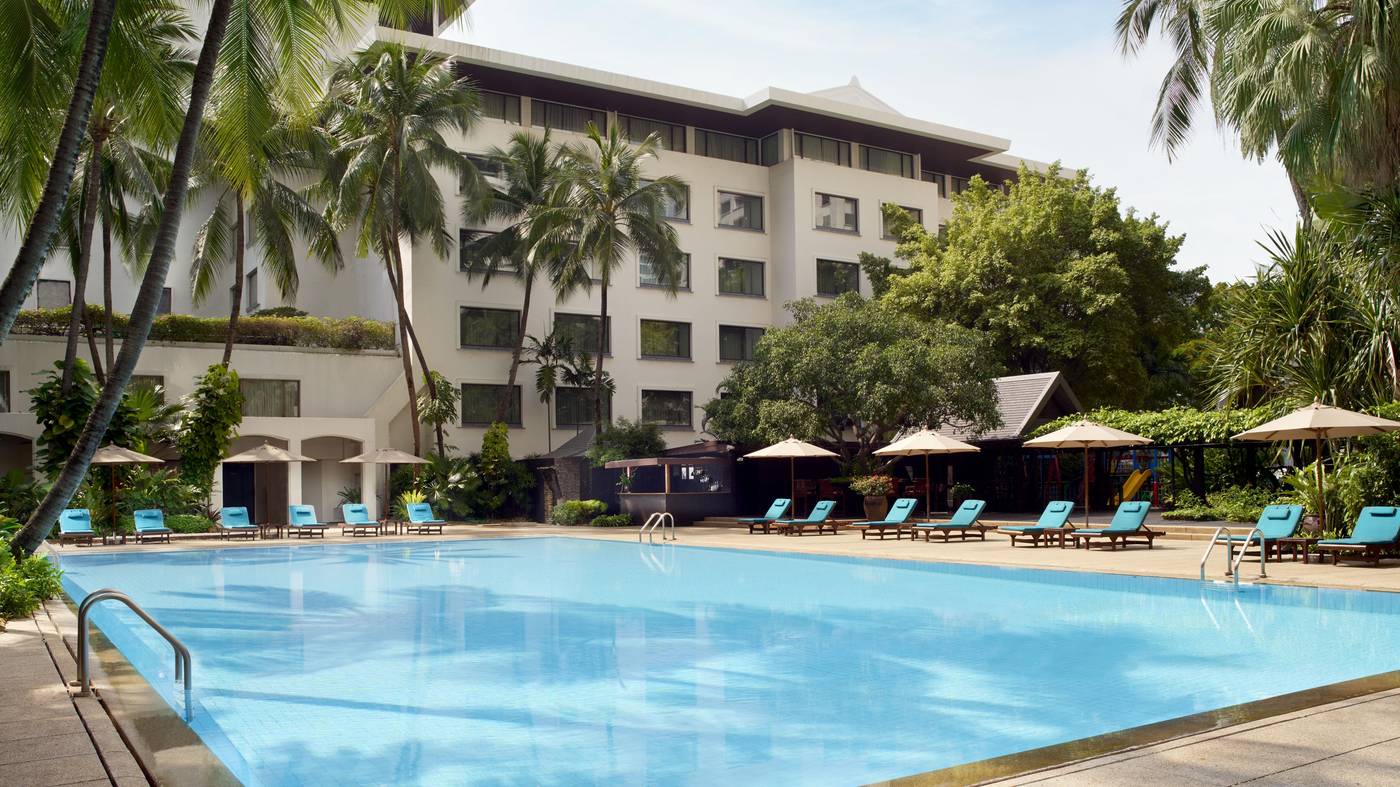 Anantara-Siam-Bangkok-Pool-8