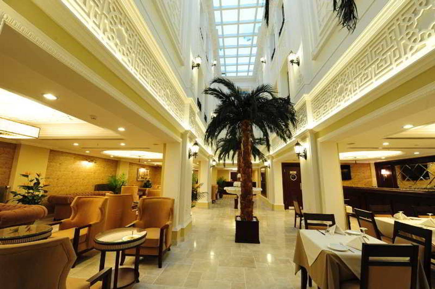 Emporium-Hotel-Istanbul-Lobby-4