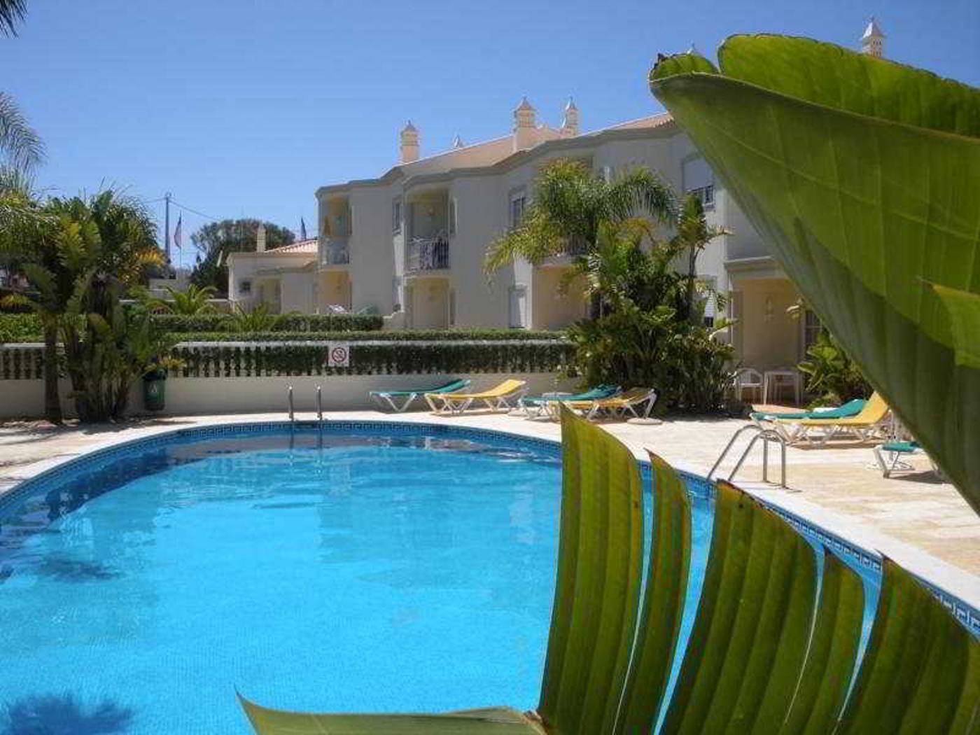 Ponta-Grande-Vila-Do-Castelo-Pool-1