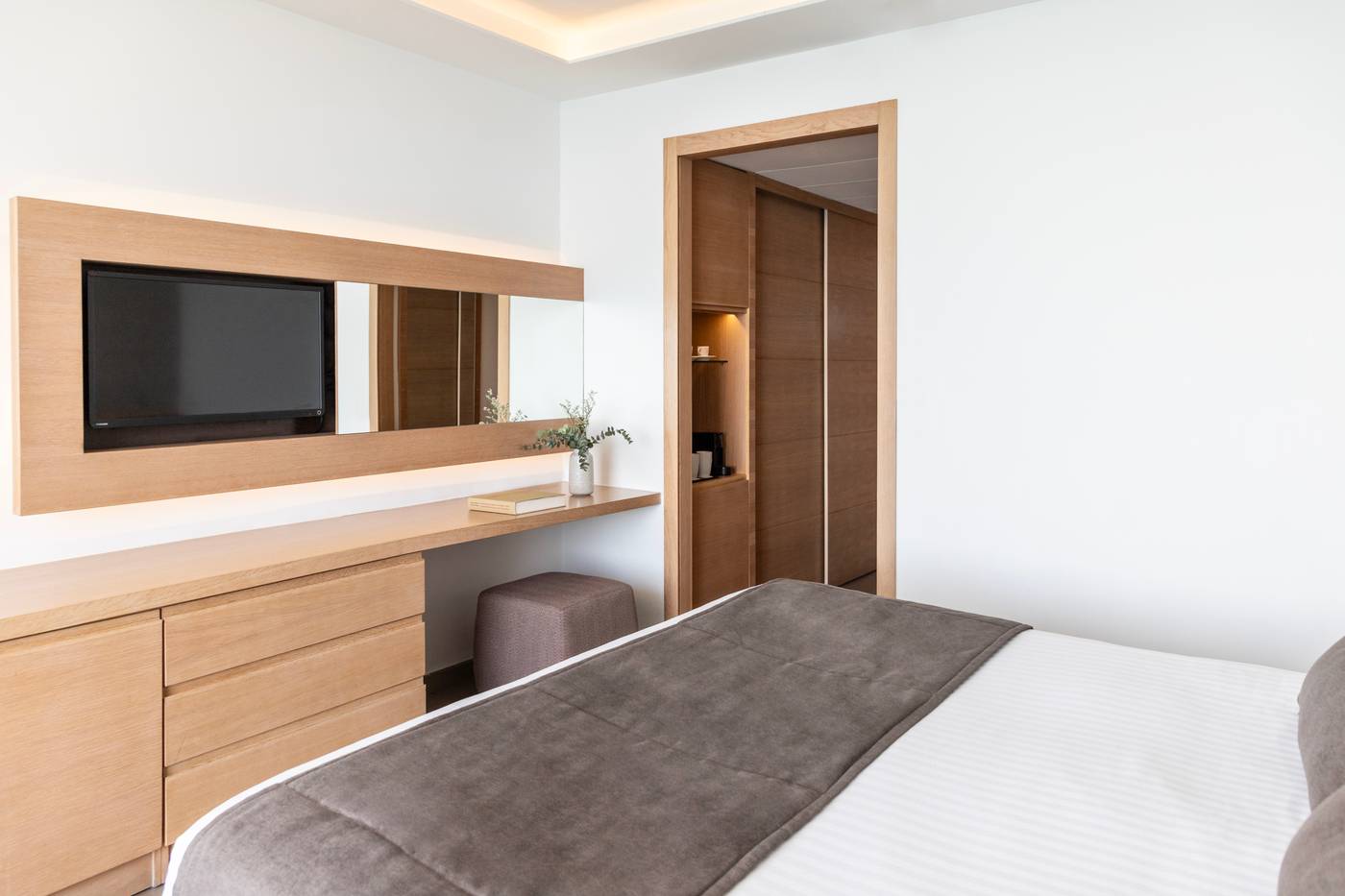 Royal-Apollonia-by-Louis-Hotels-Room-47