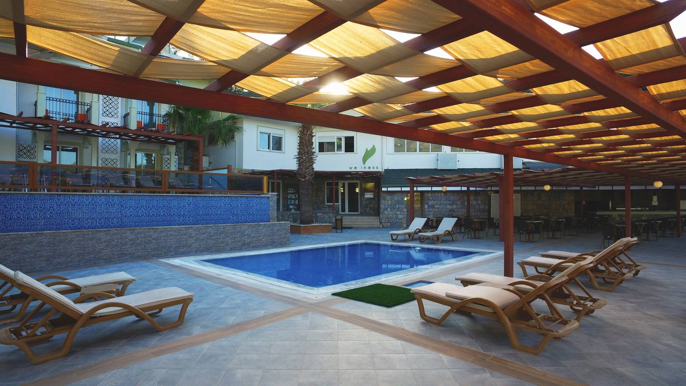 Green-Forest-Holiday-Village-Pool-20