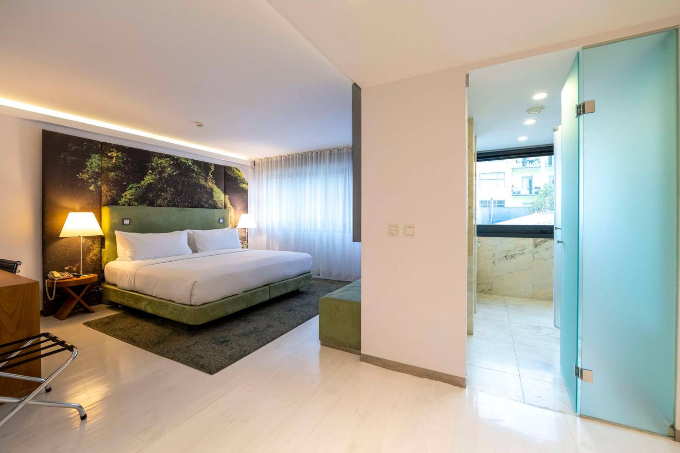 Doubletree-by-Hilton-Lisbon---Fontana-Park-Room-28