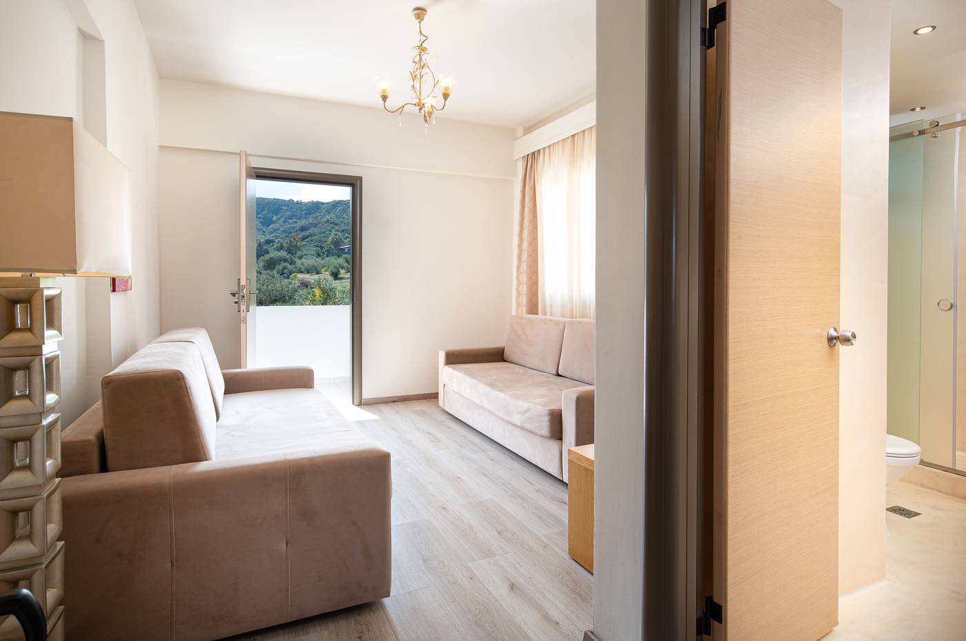 Flegra-Palace-Room-51