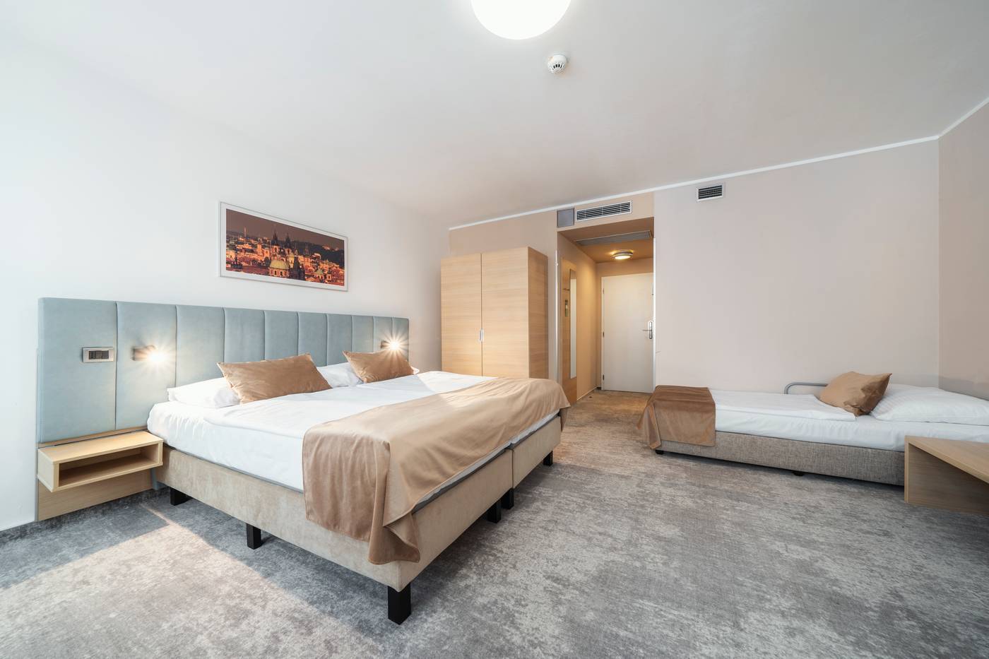 Ehrlich-Hotel-Room-4