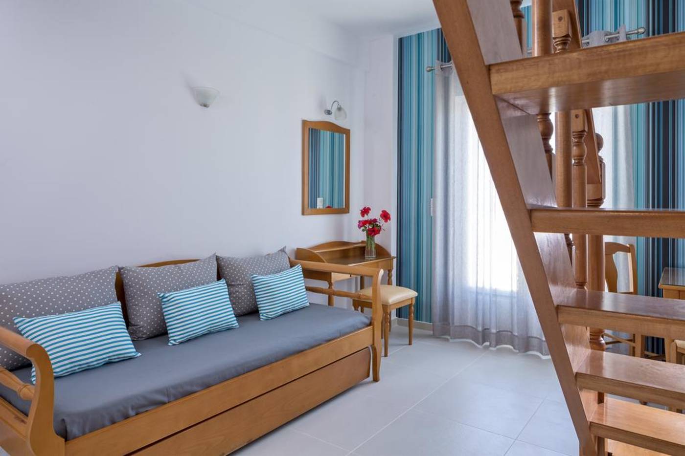 Santellini-Hotel-Room-18