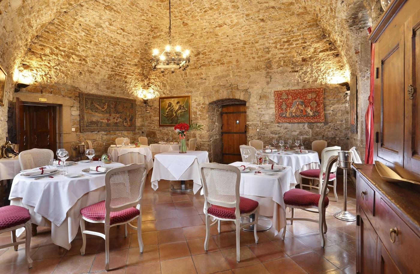 Château Chapeau Cornu - France - VIGNIEU - Restaurant - 1