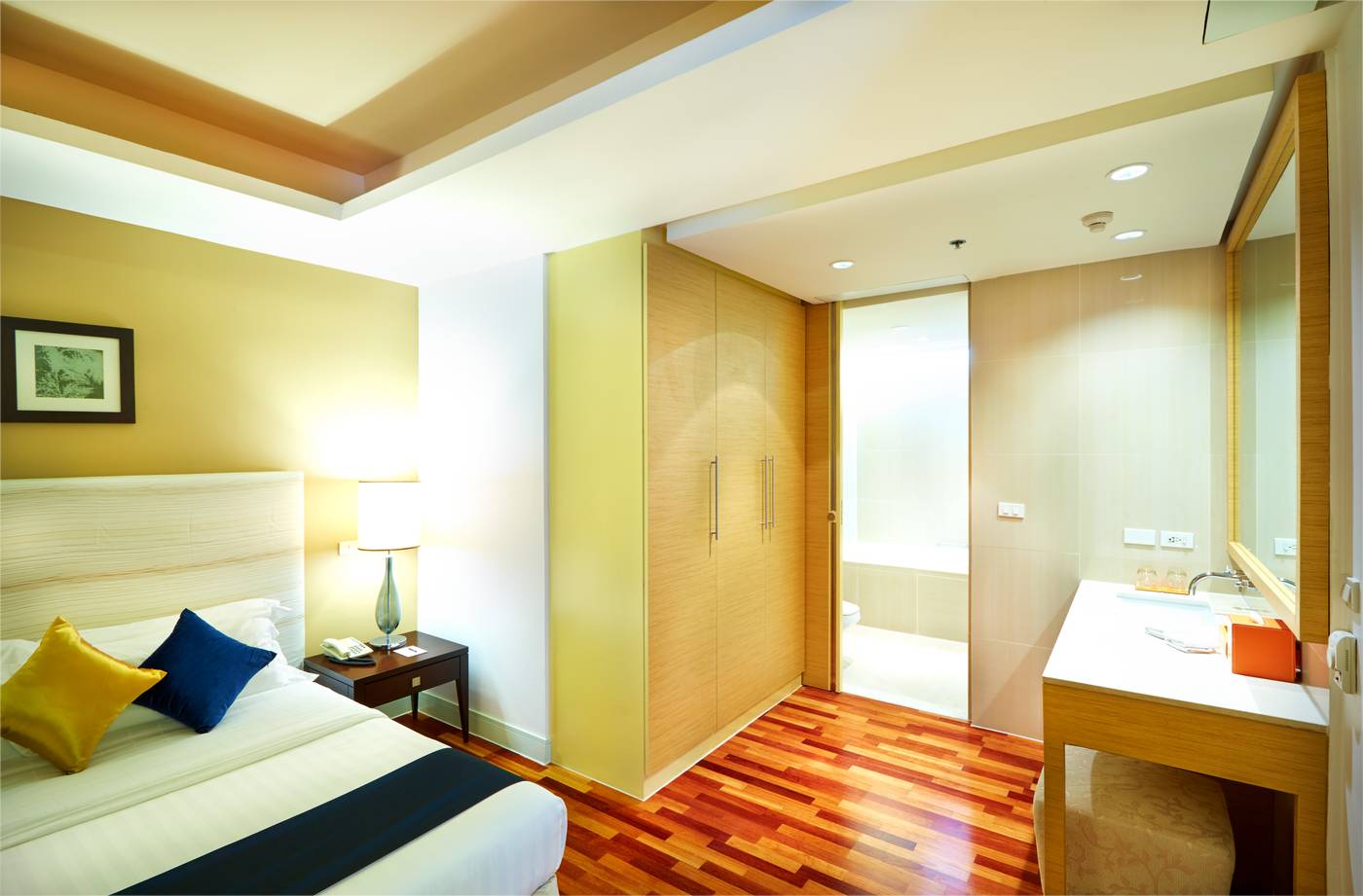 The-Duchess-Hotel-Room-22