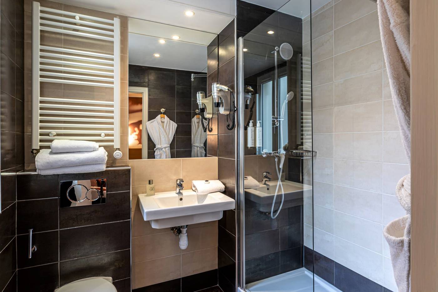 Hotel-Ariane-Montparnasse-by-Patrick-Hayat-Room-40