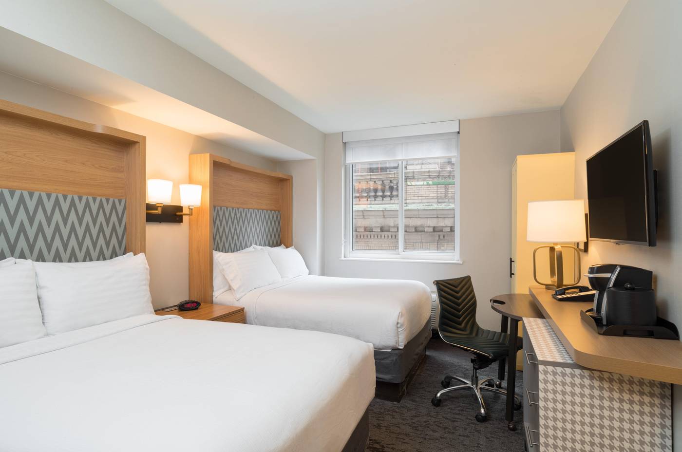 Holiday-Inn-New-York-City-Wall-Street-Room-16