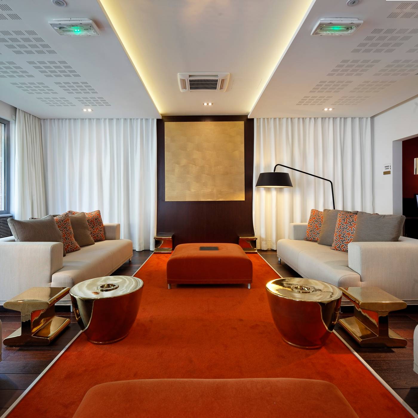 Hipark-Design-Suites-Nice-Lobby-48