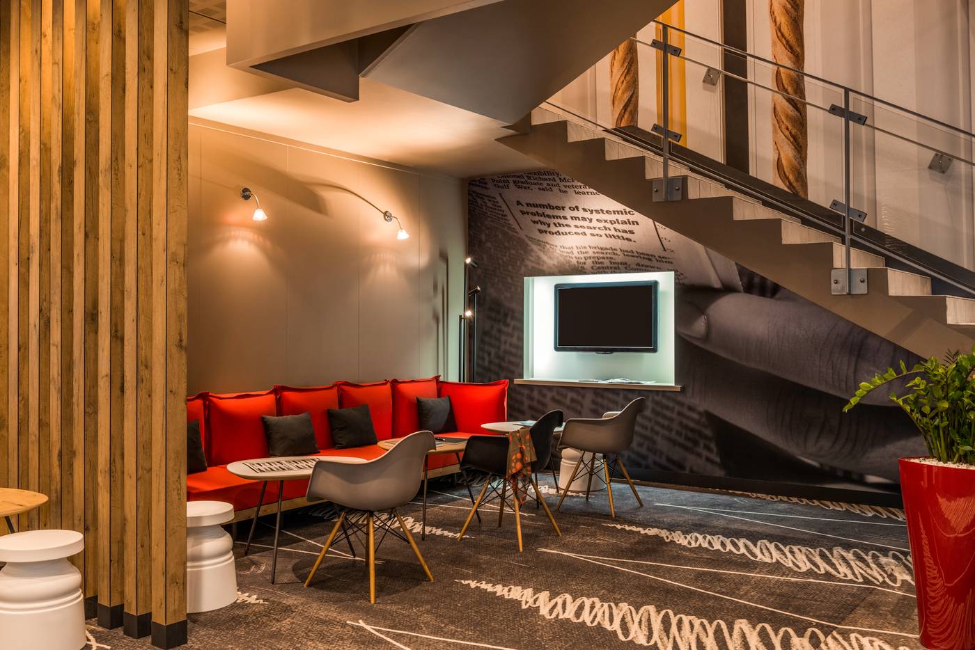 Ibis-Paris-Montmartre-Lobby-4