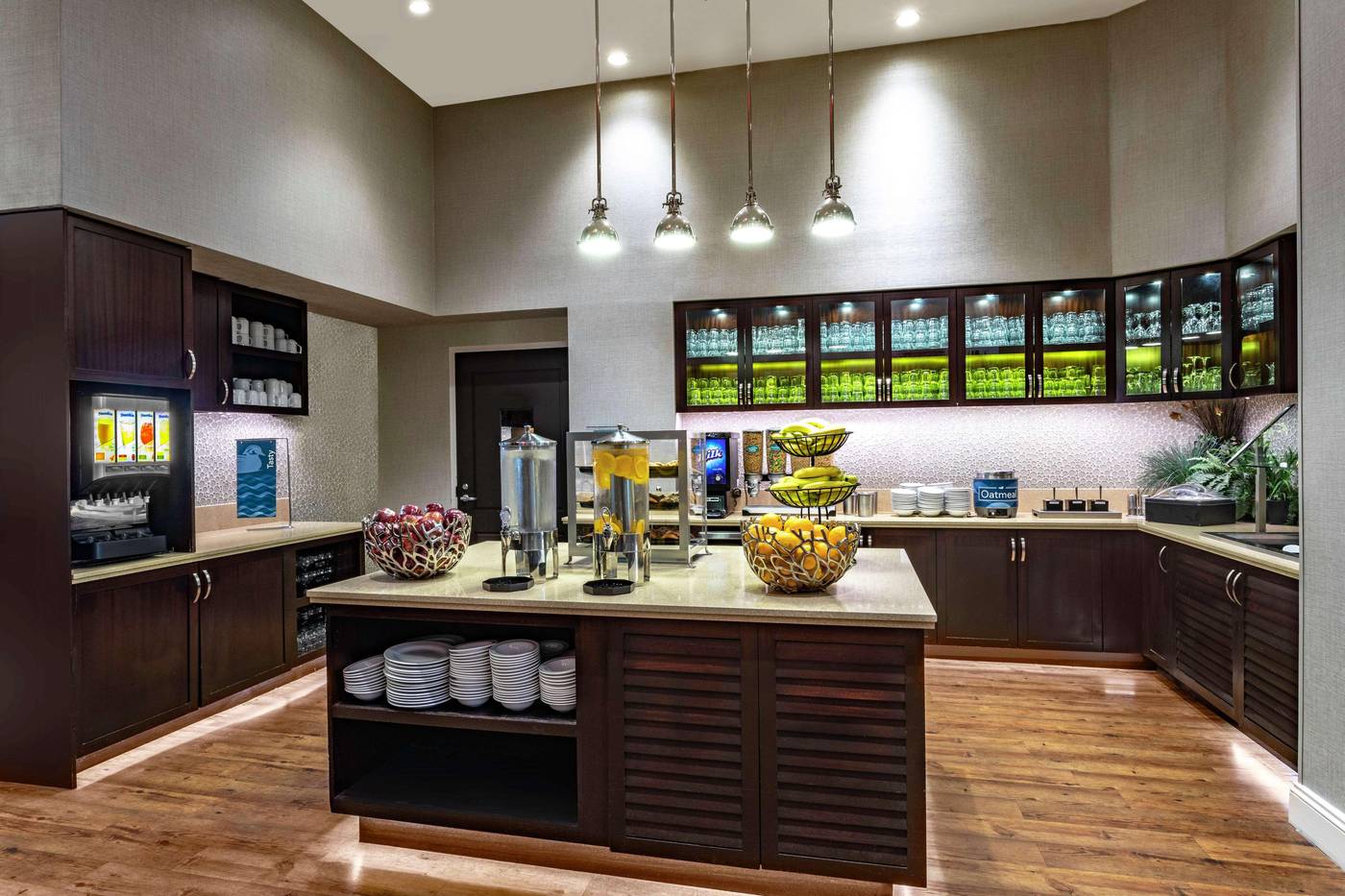 Homewood-Suites-by-Hilton-New-York-Midtown-Manhatt-Restaurant-6