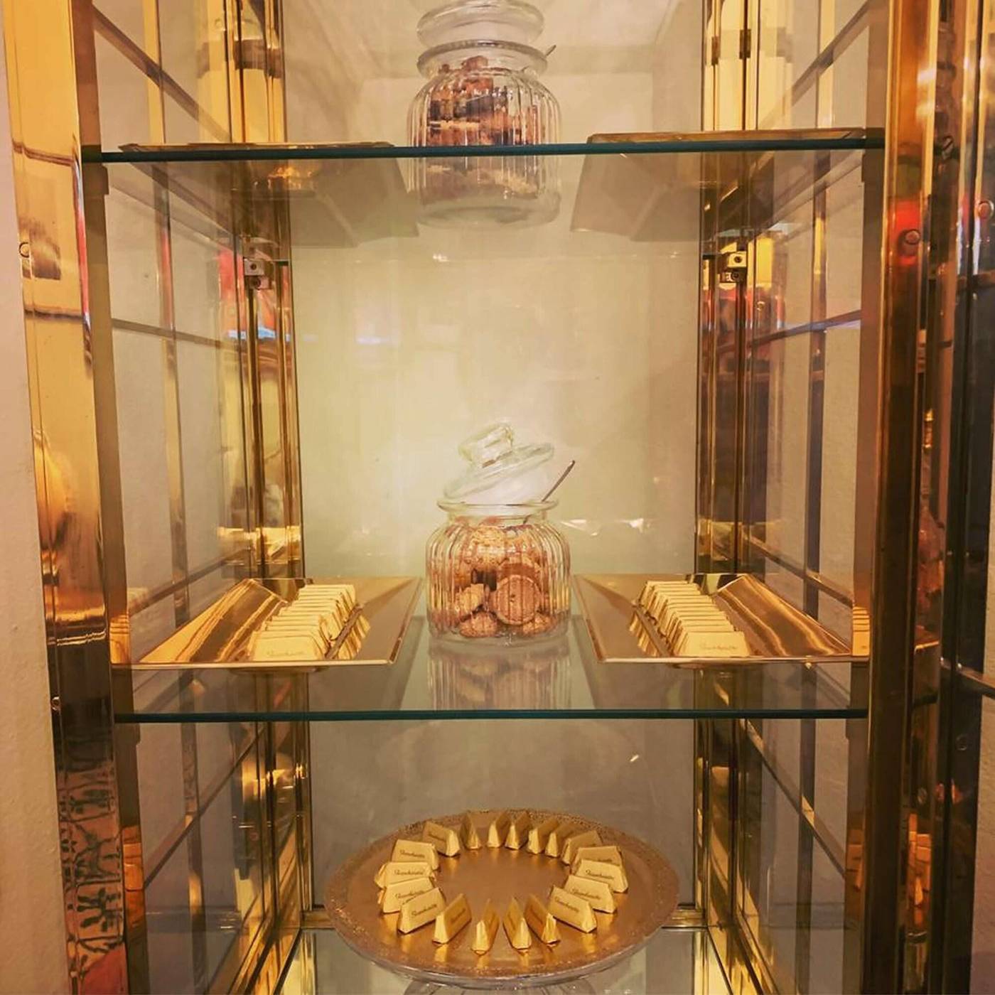 Villa-Tower-Inn-Pisa-Lobby-30