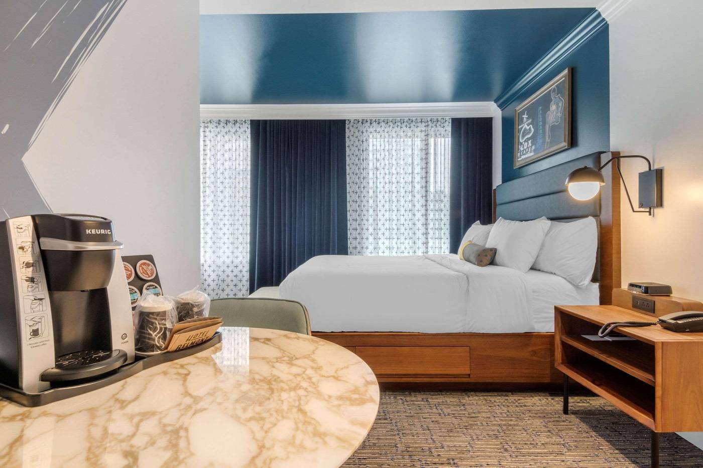 Hotel-Belmont-Vancouver-MGallery-Room-28