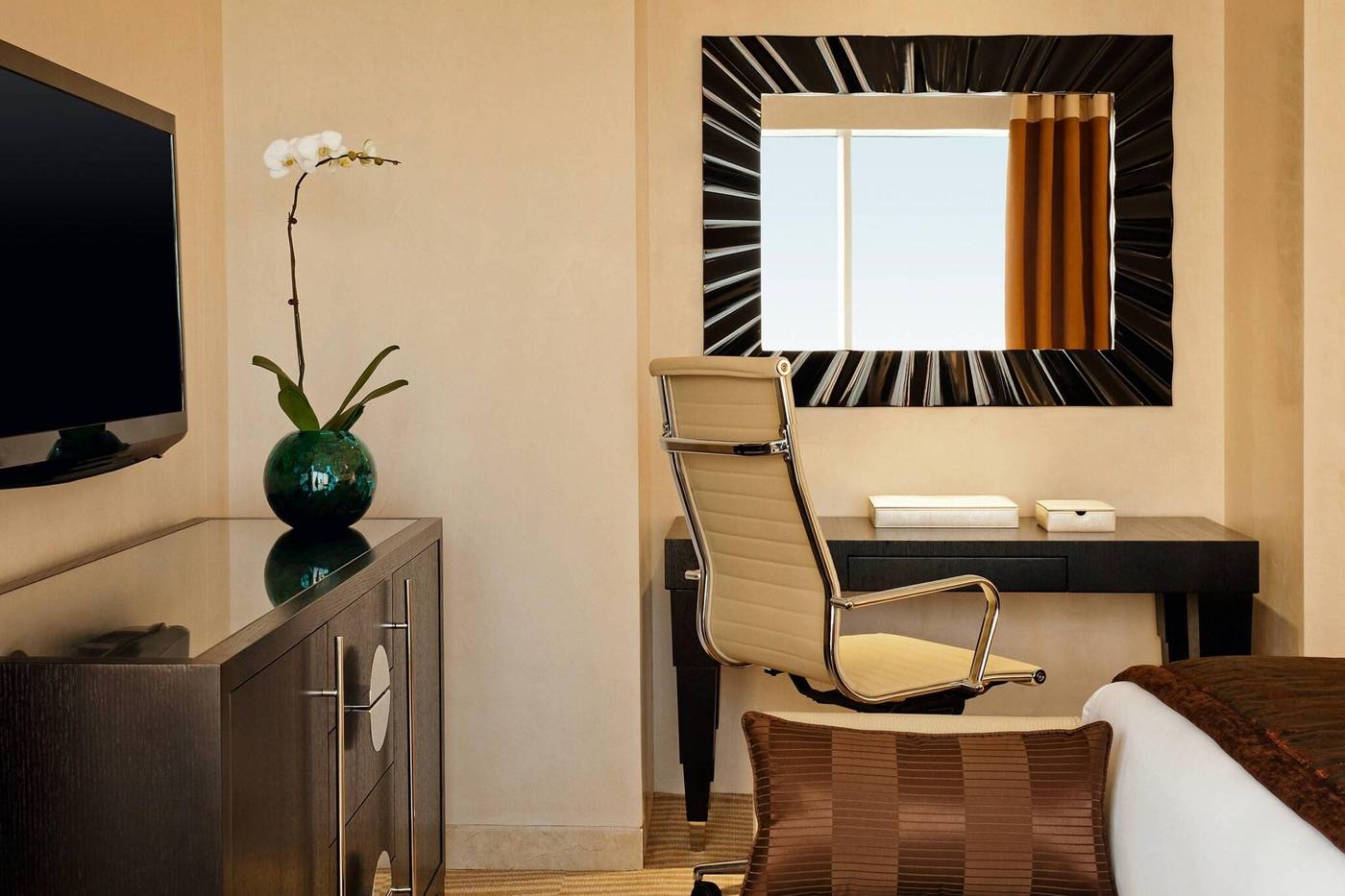 Grosvenor-House-West-Marina-Beach-Room-46