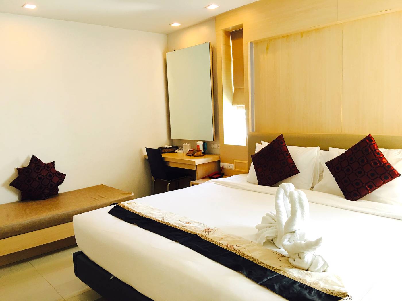 Andatel-Grand-----Patong-Phuket-Room-23