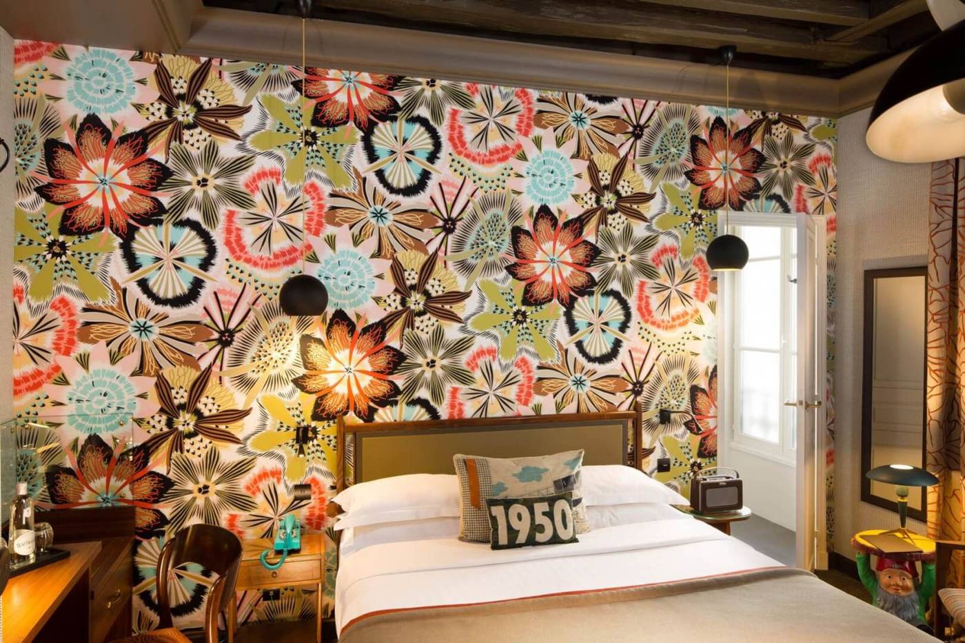 Les-Dames-Du-Pantheon-Room-2