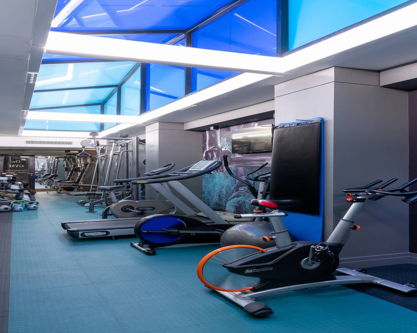 Park-Inn-by-Radisson-Cape-Town-Foreshore-Sports-and-Entertainment-75