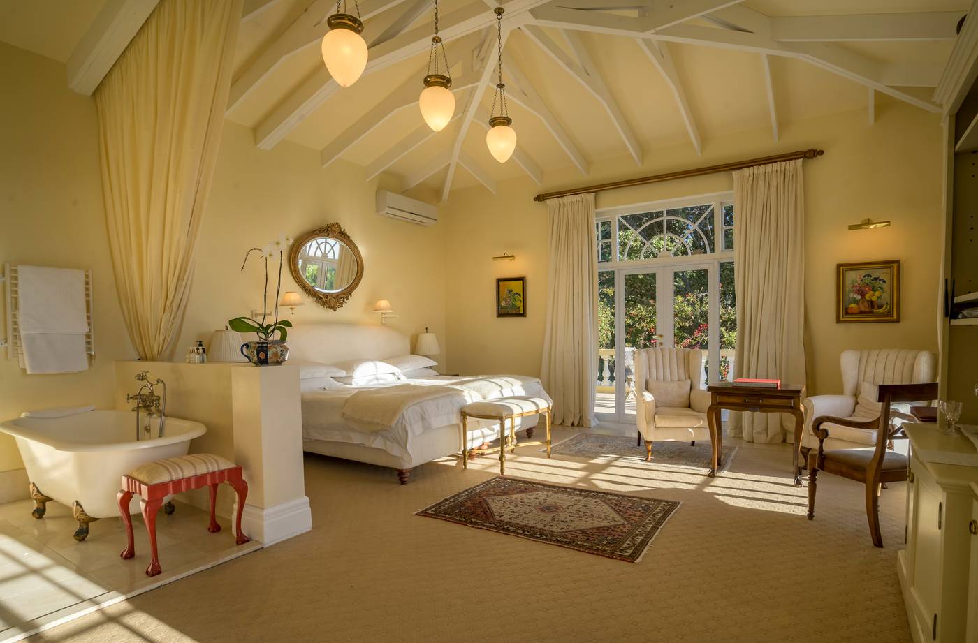 Colona-Castle-Room-15