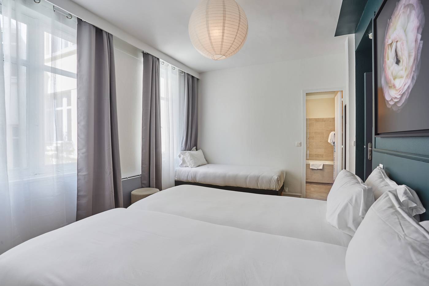 HOTEL-BEAUQUARTIER-MONTMARTRE-Room-19
