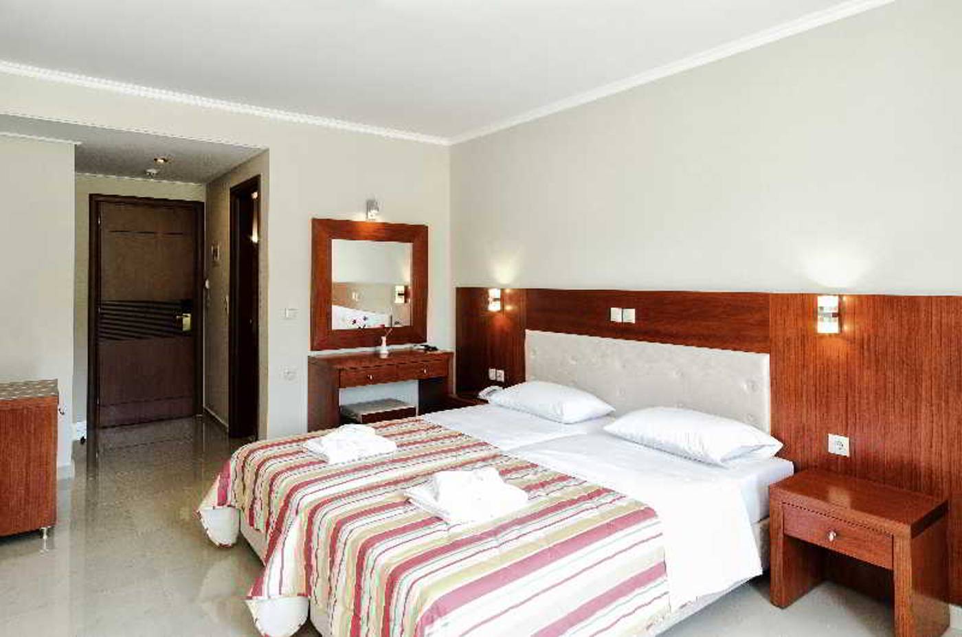 Jupiter-Hotel-Room-10