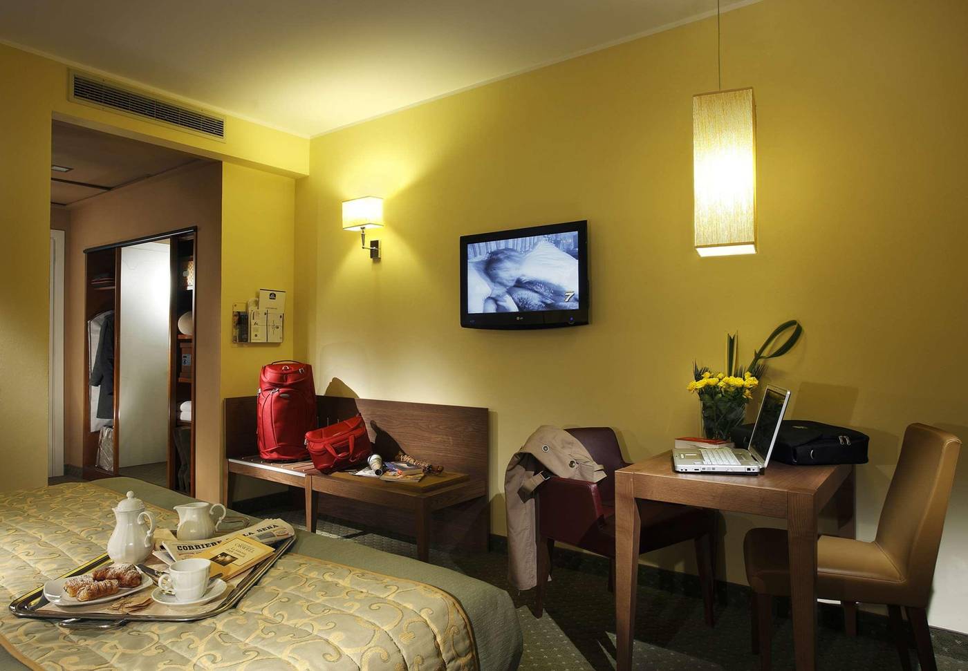 Best-Western-Grand-Htl-Guinigi-Room-22