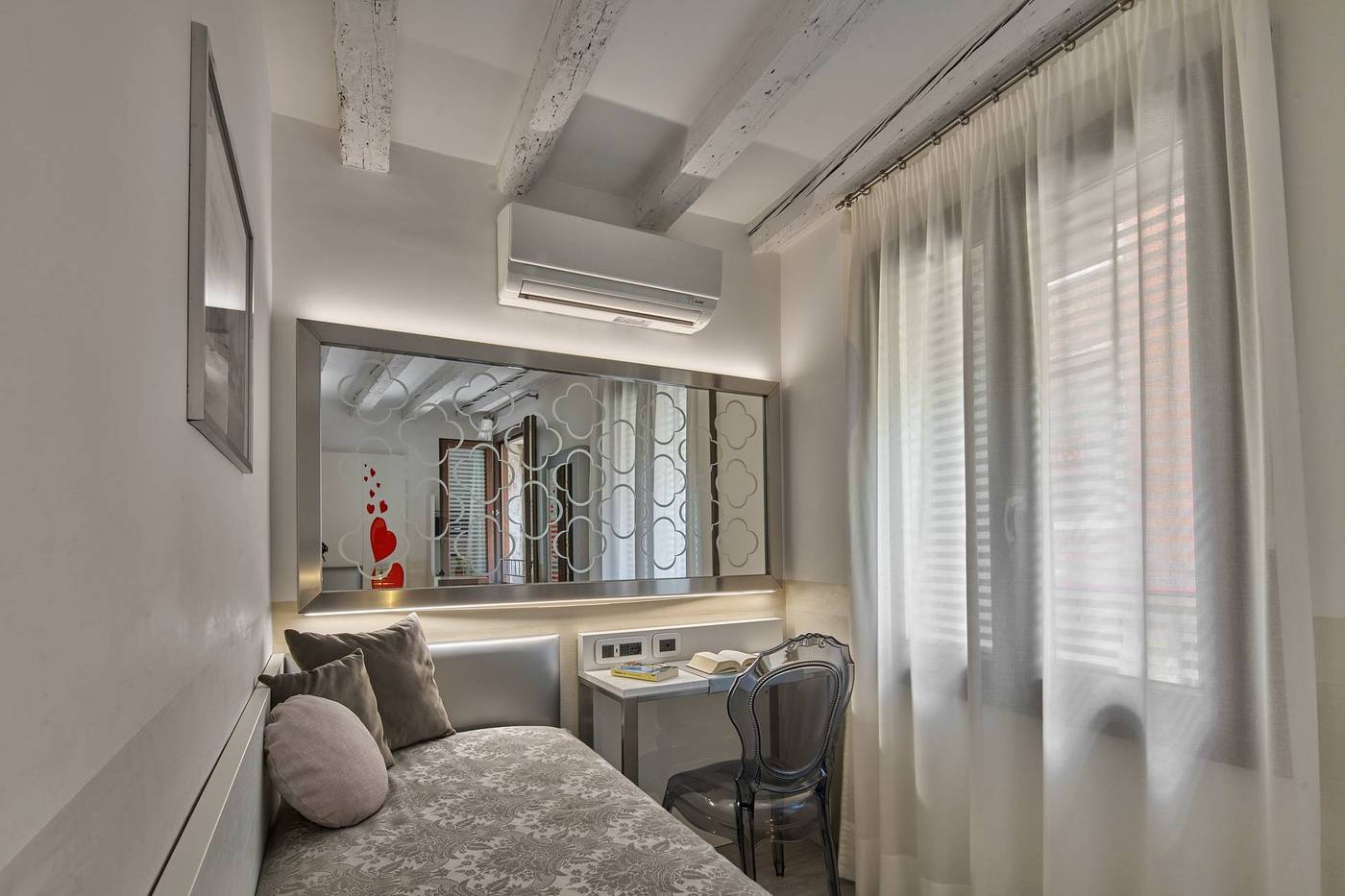 Unahotels-Ala-Venezia--Adults-16--Room-48