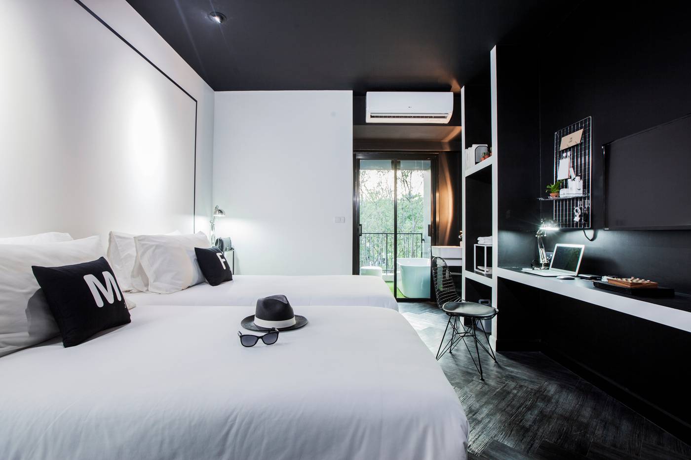 Blu-Monkey-Hub-and-Hotel-Phuket-Room-7