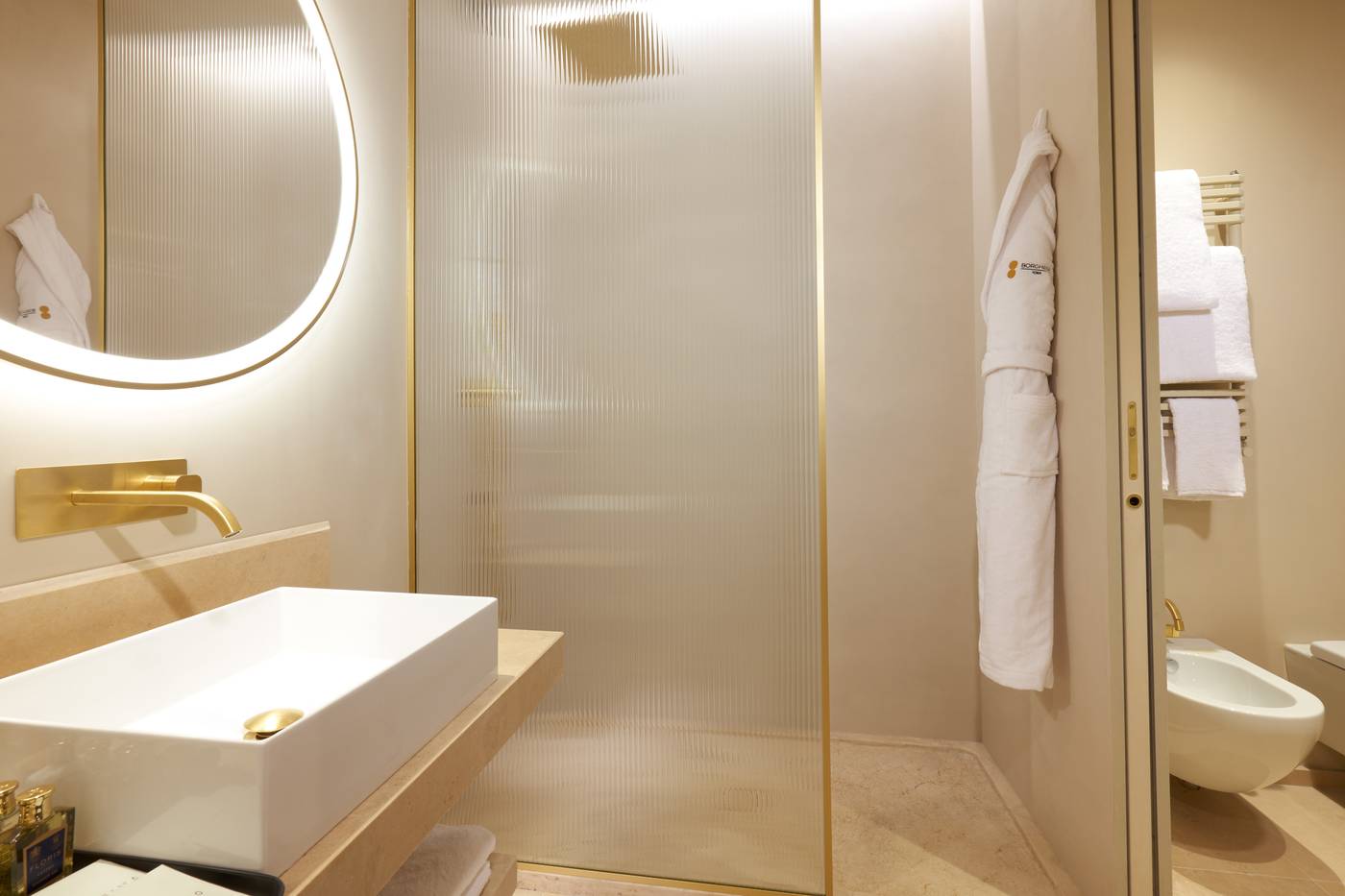 Borghese-Contemporary-Hotel-Room-22