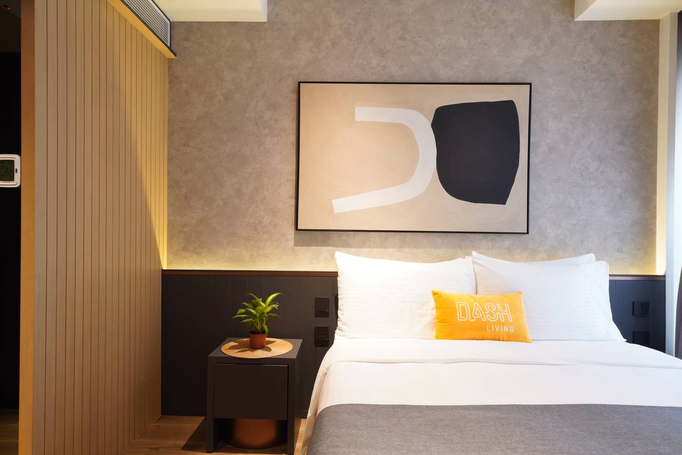 Dash-Living-On-Prat-Room-24