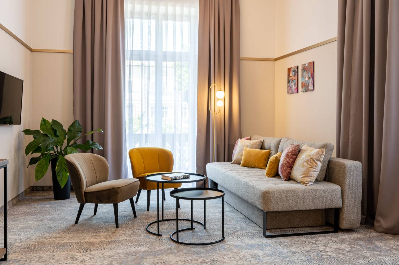 Mr67-Mayera-Rapaporta-Room-12