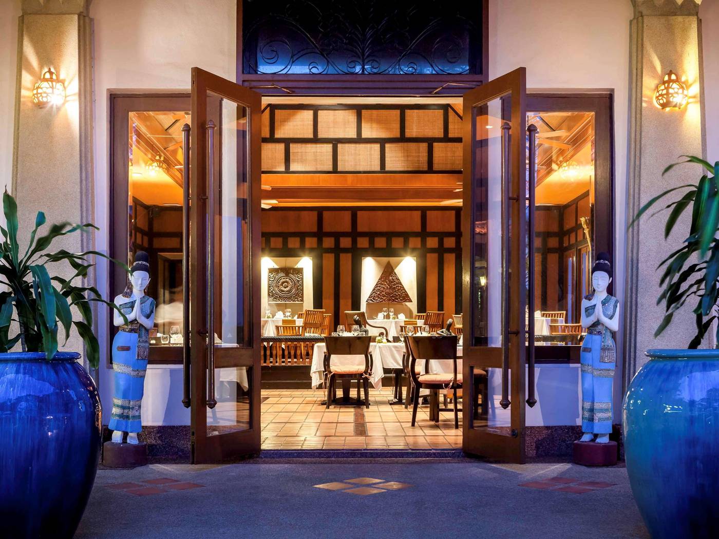 Novotel-Phuket-Resort-Restaurant-57