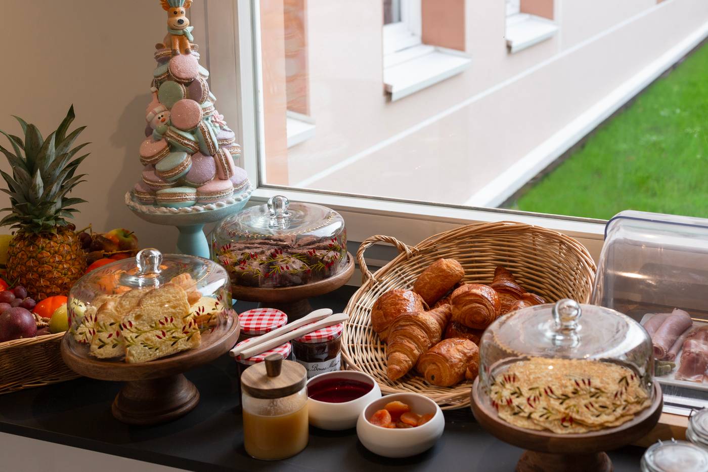 Hotel-Cinepole-Lobby-29