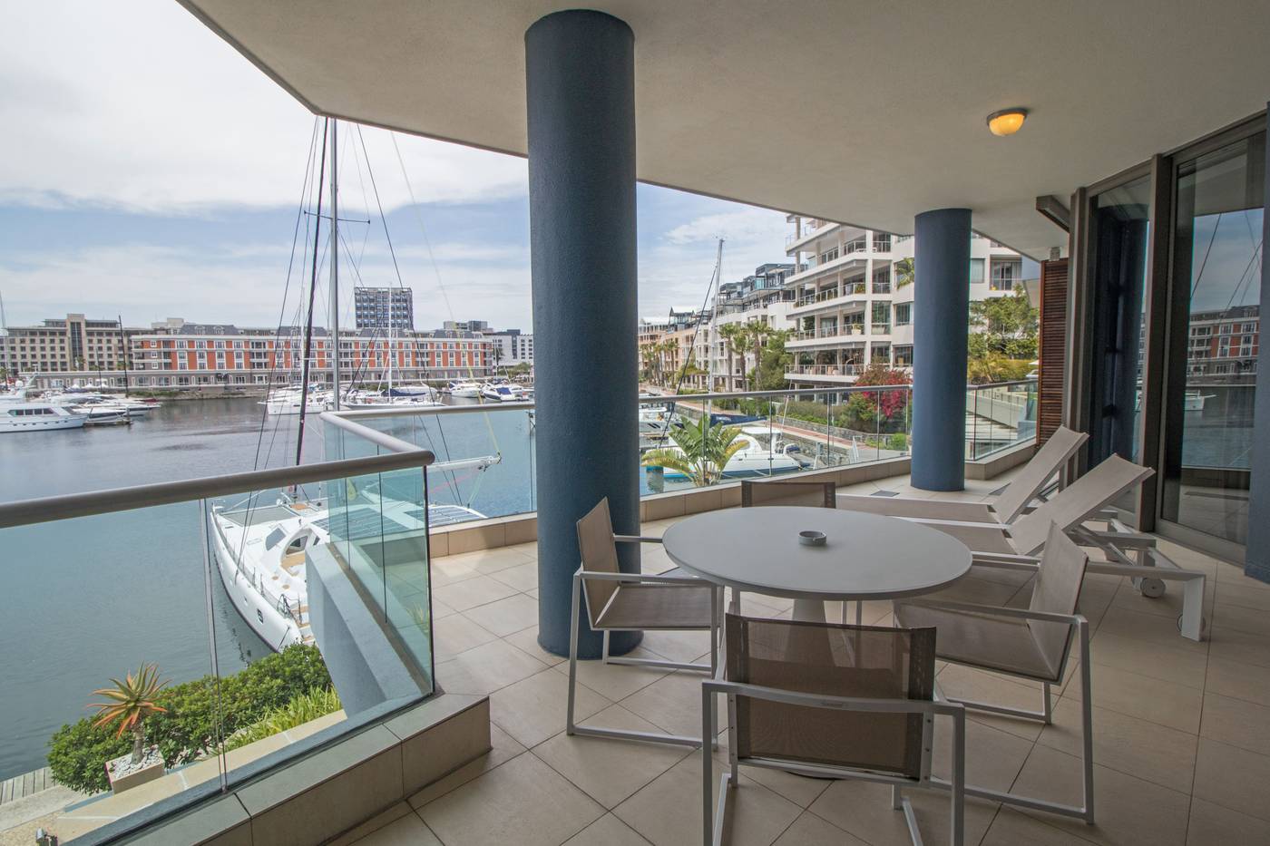 Waterfront-Village-Room-50