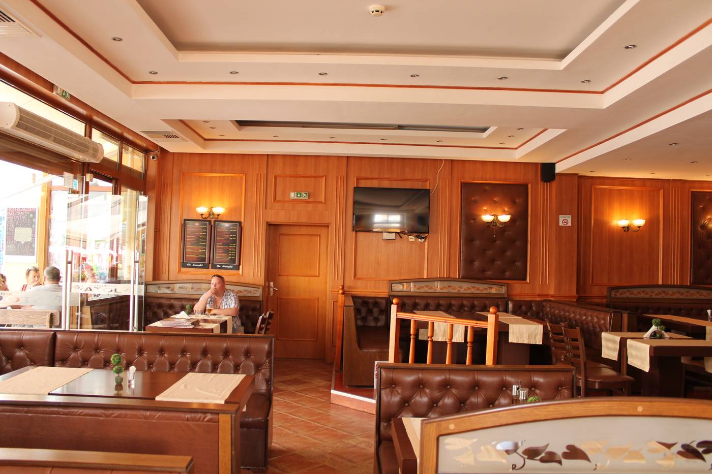 Hotel-ATOL-Restaurant-31