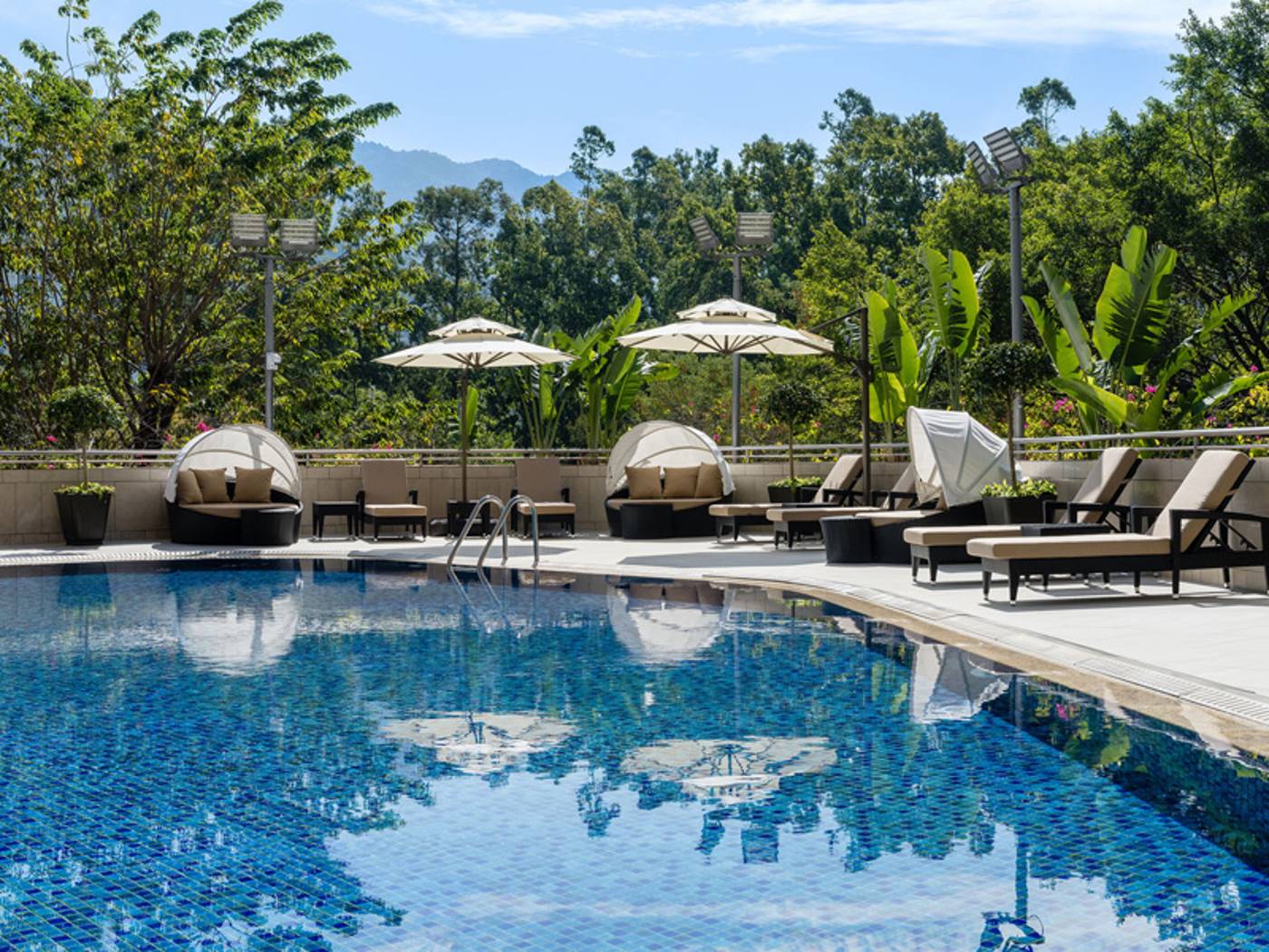 Royal-Park-Hotel-Pool-17