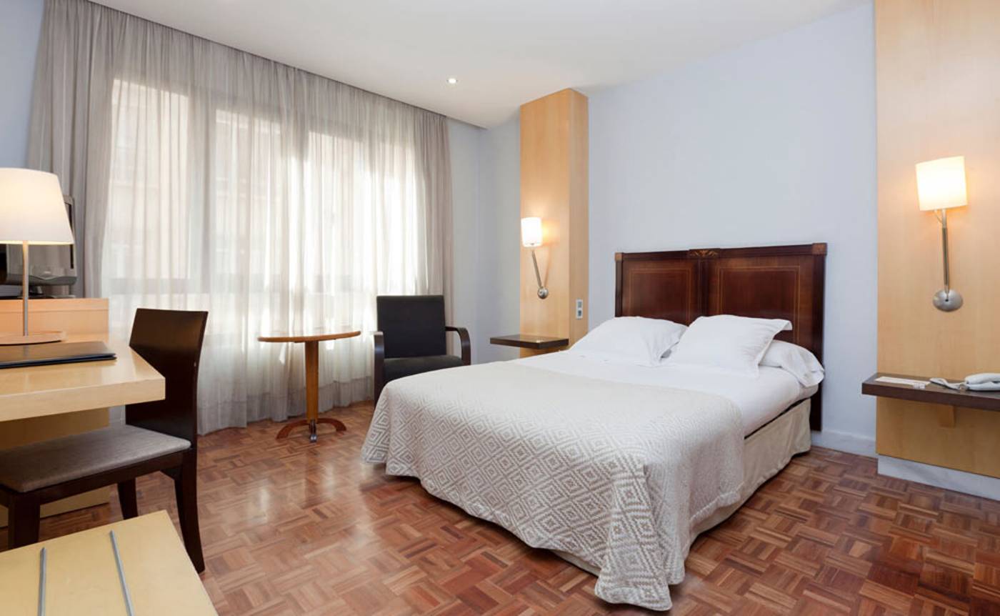 Don-Curro-Room-7
