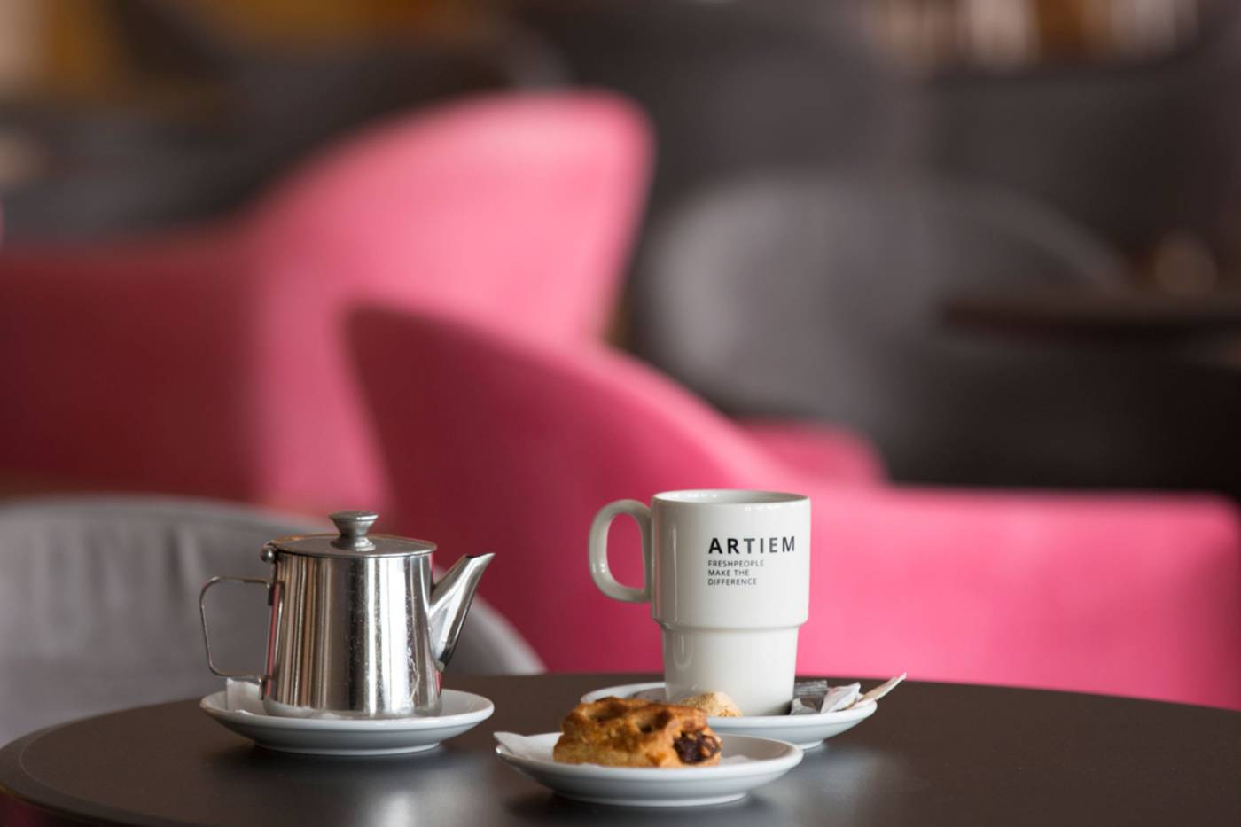 Artiem-Carlos-III-Bar-36