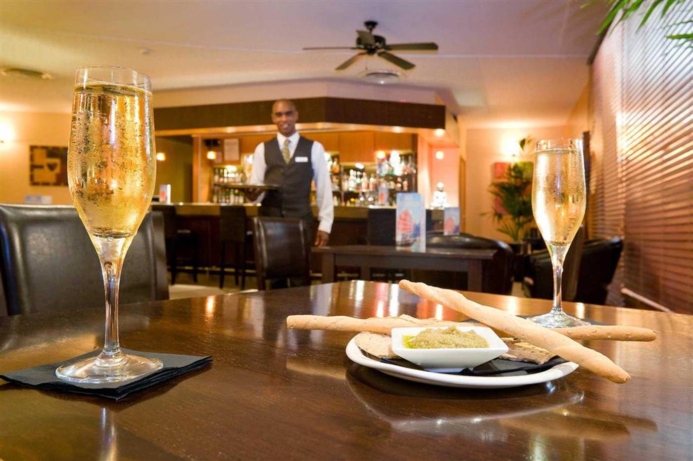 Novotel-Cannes-Montfleury-Bar-24