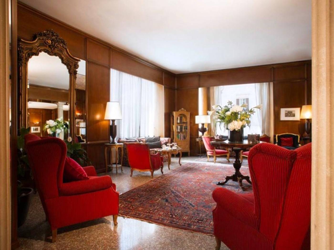 Colonna-Palace-General-view-10