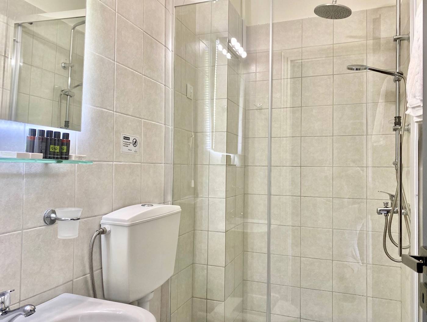 Bruskos-Hotel-and-Suites-Room-38