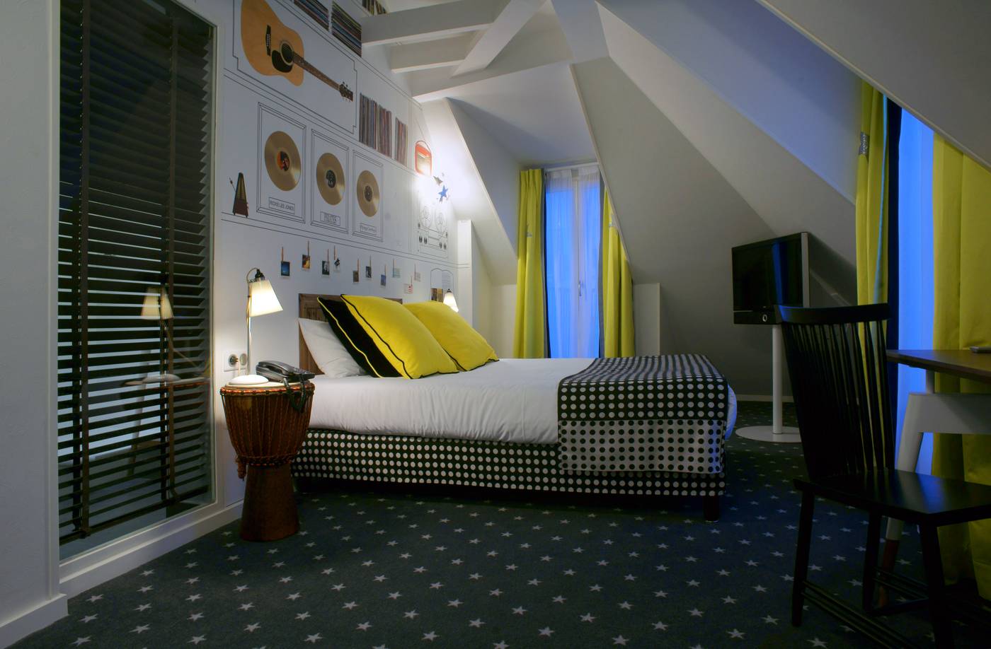 Hotel-du-Triangle-dOr-Room-13