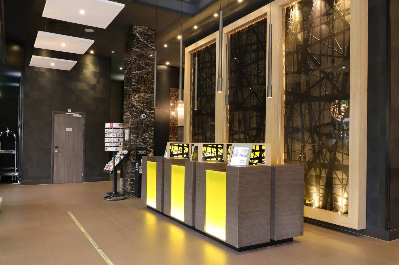 Xo-Hotels-Couture-Lobby-2