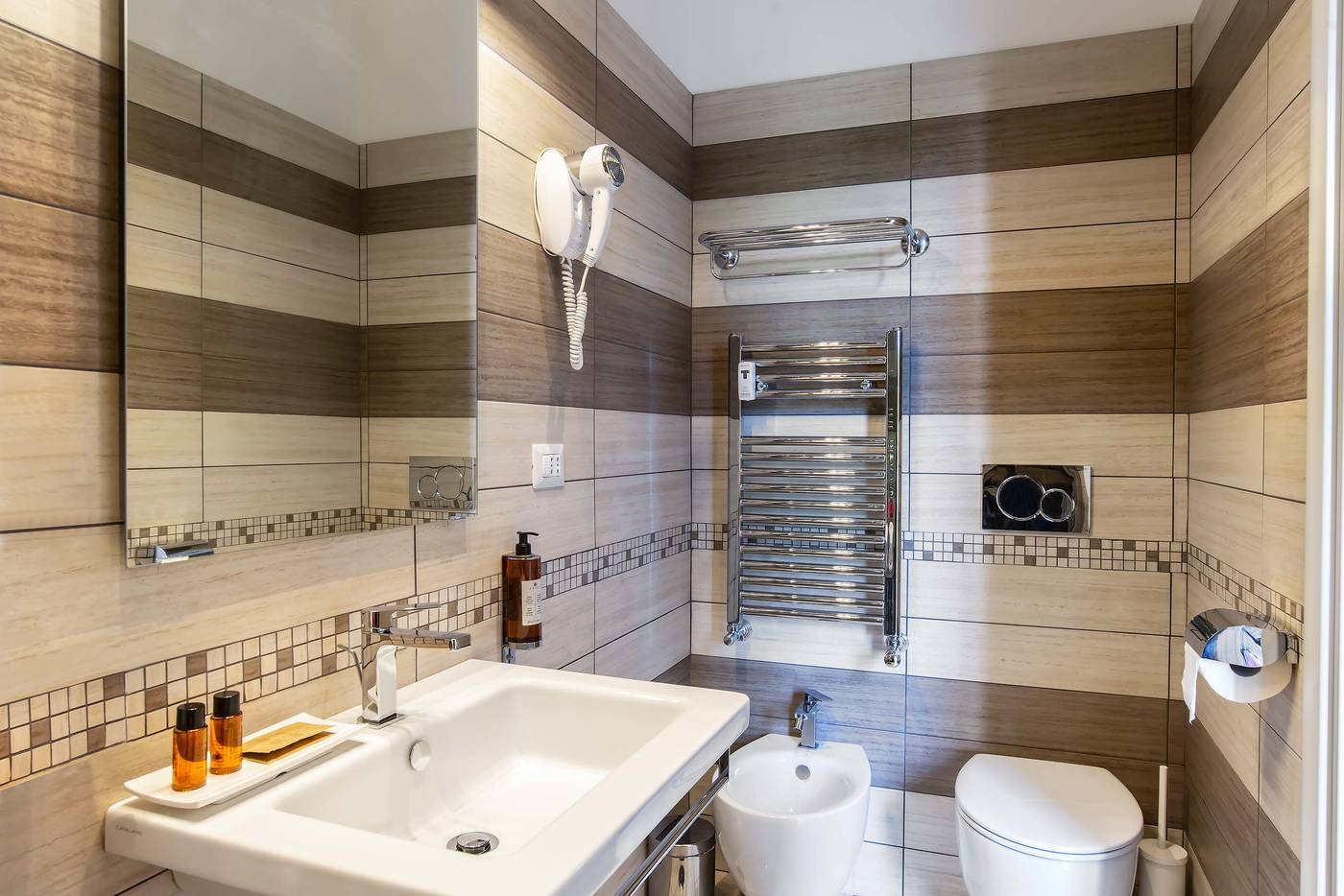 Rome-Central-Rooms-Room-13