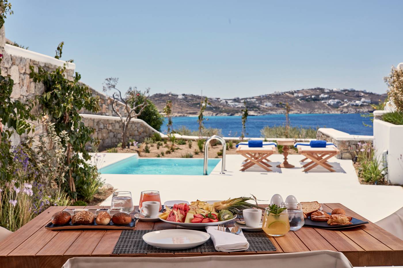 Katikies-Mykonos---The-Leading-Hotels-Of-The-World-Room-13