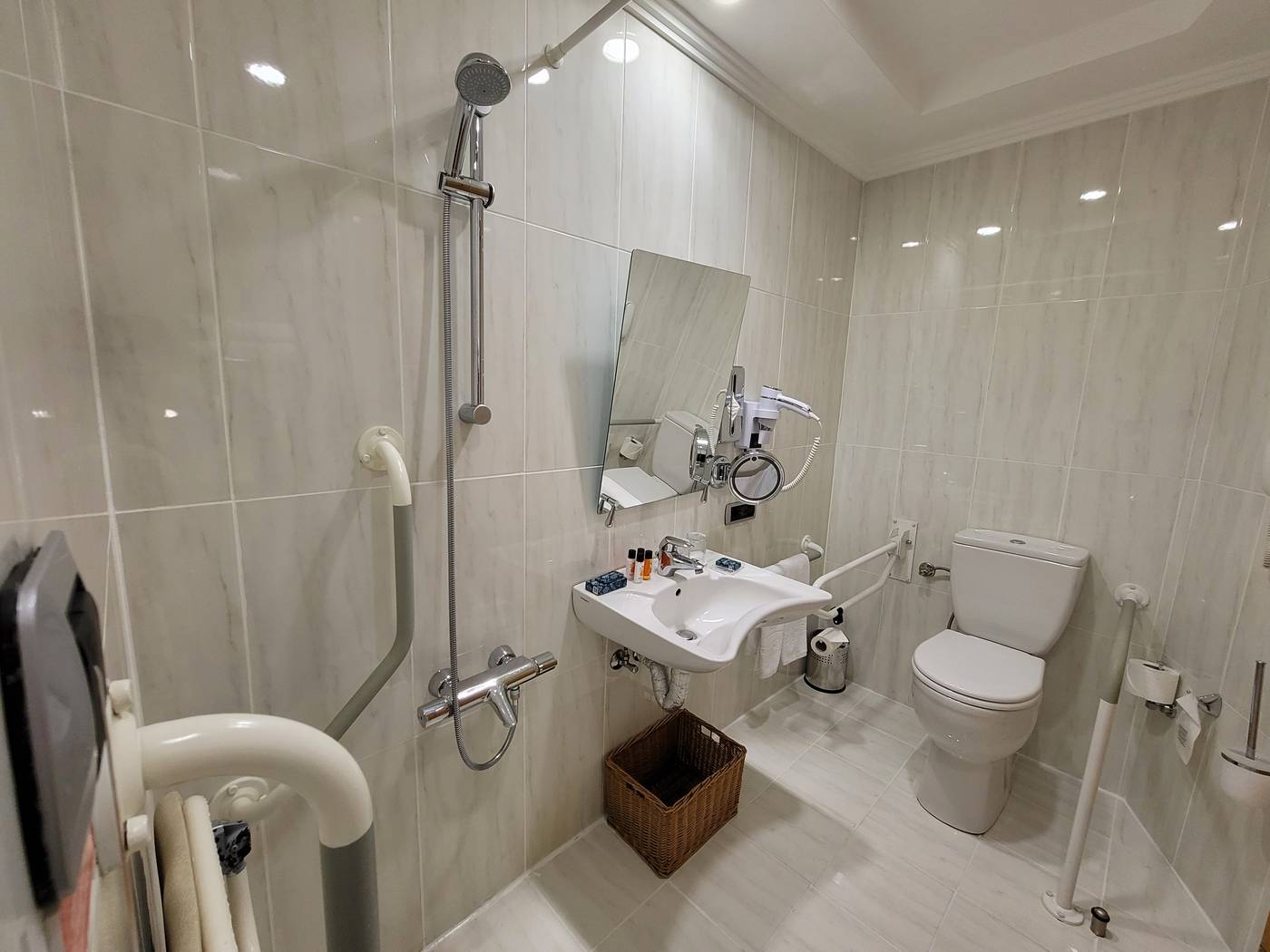 Wyndham-Grand-Izmir-Ozdilek-Room-35