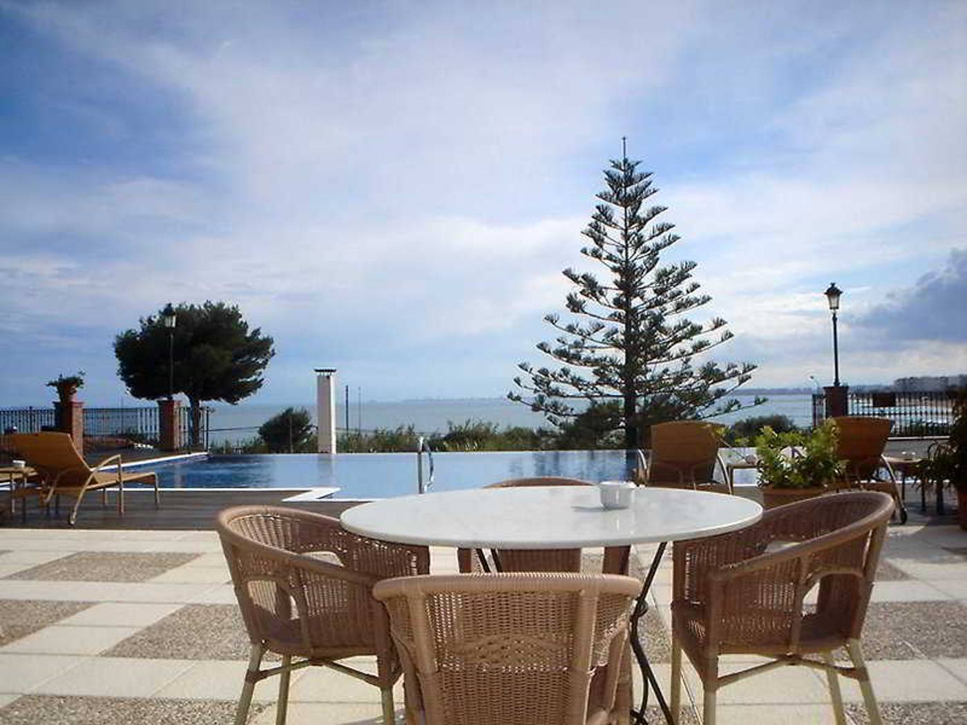 Termas-Marinas-el-Palasiet-Terrace-53