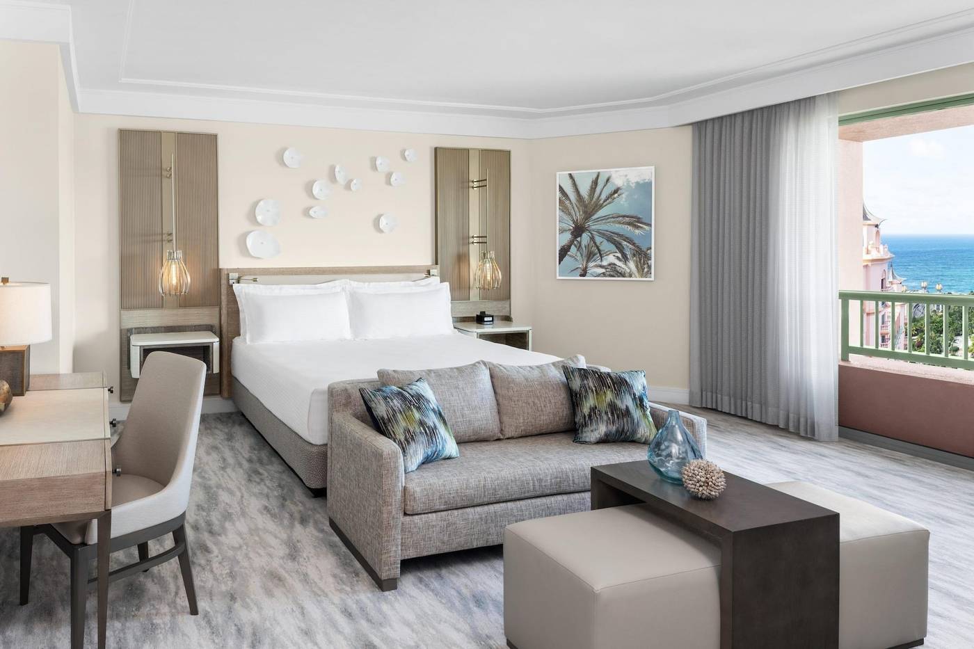 The-Royal-at-Atlantis-Room-22
